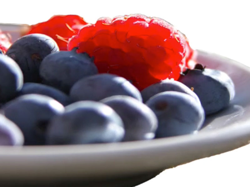 fruit-plate-red-blue